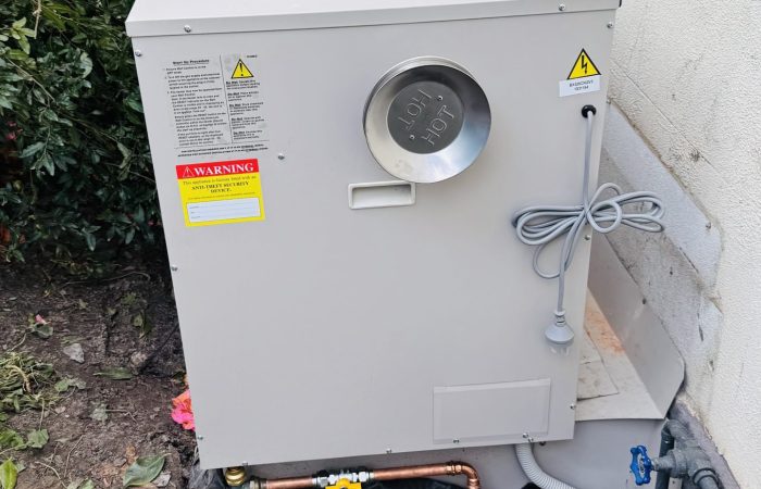 Emergency hot water service repairs in Melbourne